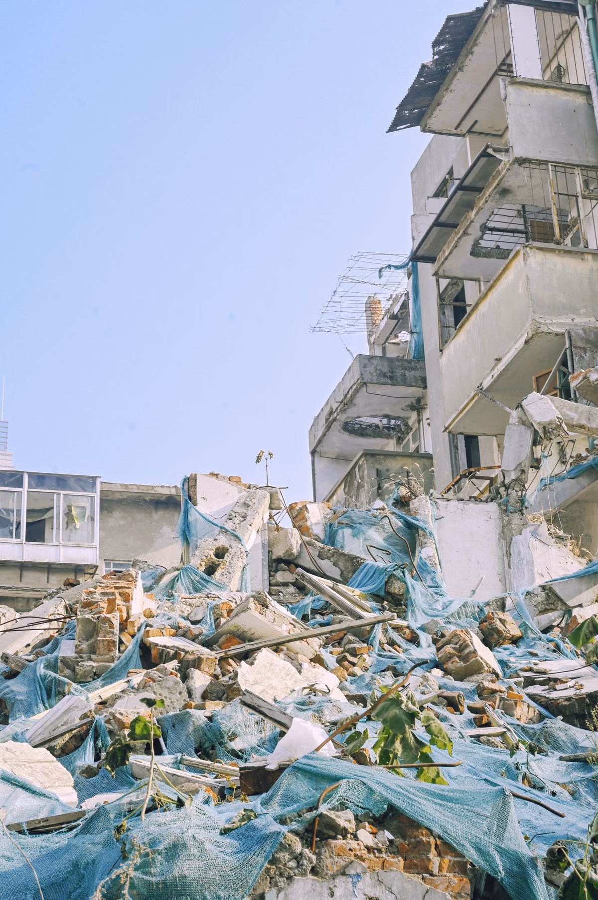 Besure Junk Removal clearing demolition debris from a Fort Lauderdale renovation site